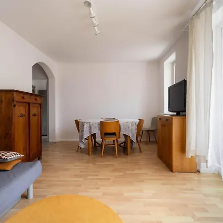 Spacious With Garden In The Tri-city By Renters Apartmán *