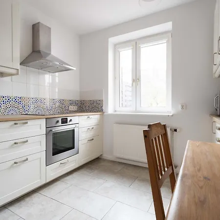 Spacious With Garden In The Tri-city By Renters Apartmán